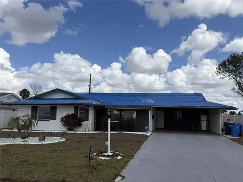 1205 Hacienda Dr, Sun City Center, FL 33573