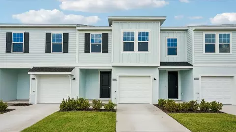6860 Holcombe Down Dr, Zephyrhills, FL 33541