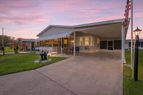 7039 Siesta St, Zephyrhills, FL 33541