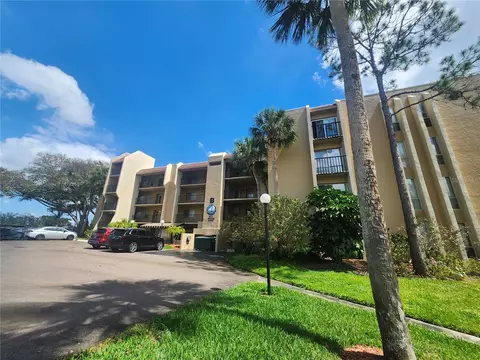 90 S Highland Ave #318, Tarpon Springs, FL 34689