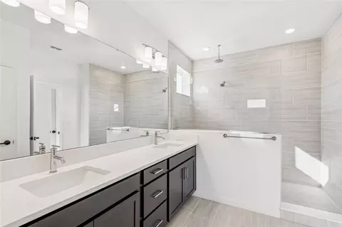 Bath - 2956 Embark Trl, Saint Cloud, FL 34771 photo 1 of 5