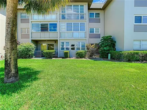 4500 37th St S #8, Saint Petersburg, FL 33711