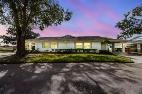 2020 Hullhouse Dr, Sun City Center, FL 33573