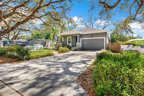 131 Pennsylvania Ave, Palm Harbor, FL 34683