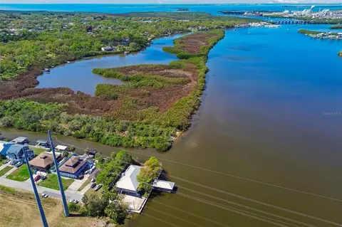 9901 Bay Dr, Gibsonton, FL 33534