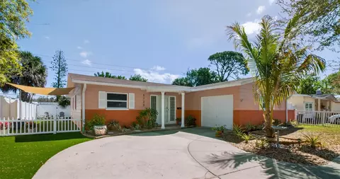 5723 1st St NE, Saint Petersburg, FL 33703