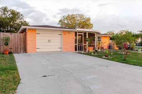 2704 Lawn Pl, Holiday, FL 34691