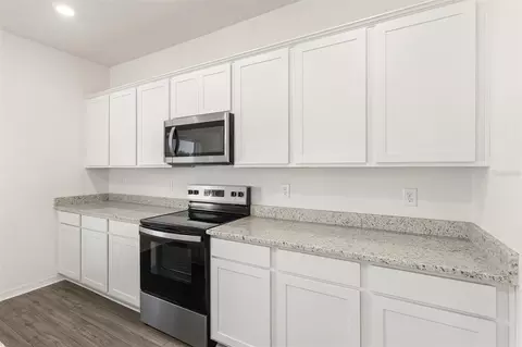Kitchen - 1790 White Elephant Loop, Winter Haven, FL 33884 photo 4 of 5
