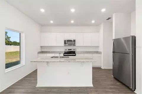Kitchen - 1790 White Elephant Loop, Winter Haven, FL 33884 photo 2 of 5