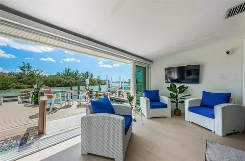 476 Boca Ciega Point Blvd S, Saint Petersburg, FL 33708