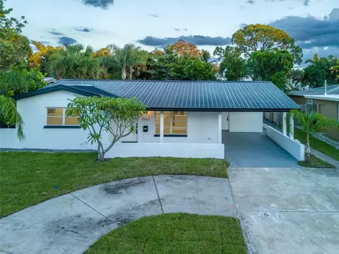 3947 Overlook Dr NE, Saint Petersburg, FL 33703