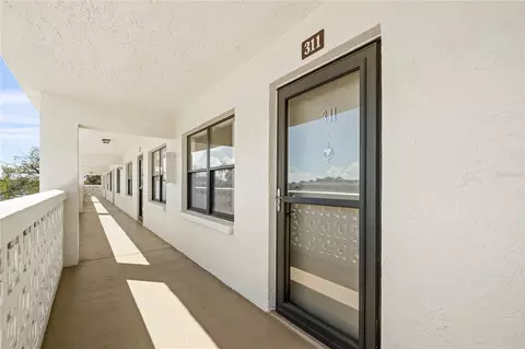 4910 Bay St NE #311, Saint Petersburg, FL 33703