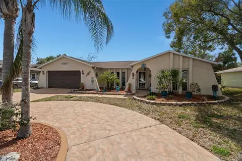7104 Bramblewood Dr, Port Richey, FL 34668