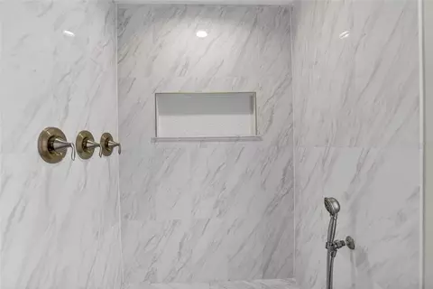 Bath - 12940 Prestwick Dr, Riverview, FL 33579 photo 3 of 5