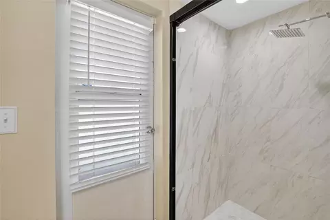 Bath - 12940 Prestwick Dr, Riverview, FL 33579 photo 2 of 5