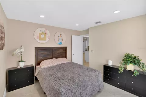 Bedroom - 12940 Prestwick Dr, Riverview, FL 33579 photo 5 of 10