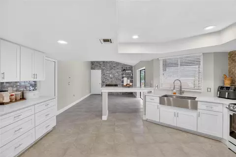 Kitchen - 12940 Prestwick Dr, Riverview, FL 33579 photo 6 of 6