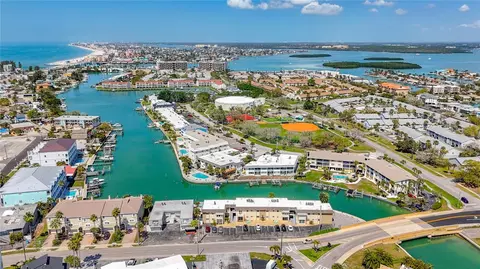 184 117th Ave #2, Treasure Island, FL 33706