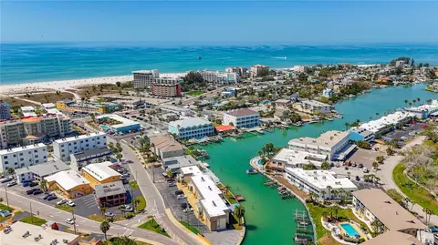 184 117th Ave #2, Treasure Island, FL 33706