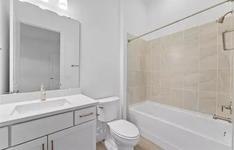 Bath - 16739 Harvest Leaf Rd, Spring Hill, FL 34610 photo 4 of 5