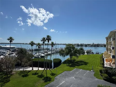 423 150th Ave #1405, Madeira Beach, FL 33708