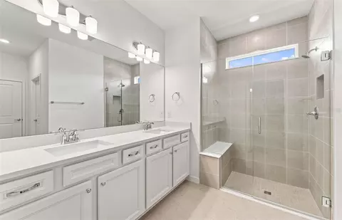 Bath - 14752 Sunlit Cir, Parrish, FL 34219 photo 1 of 3