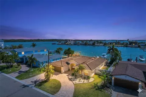 565 Crystal Dr, Madeira Beach, FL 33708