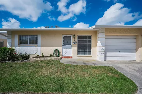 852 Oxford Ct, Dunedin, FL 34698