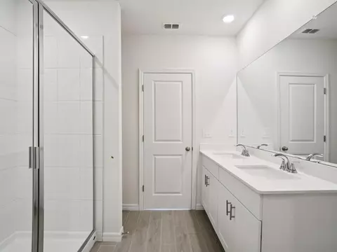 Bath - 7734 Satterfield Ter, Parrish, FL 34219 photo 3 of 3