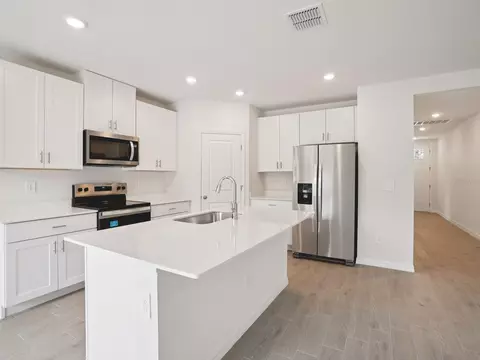 Kitchen - 7734 Satterfield Ter, Parrish, FL 34219 photo 2 of 3