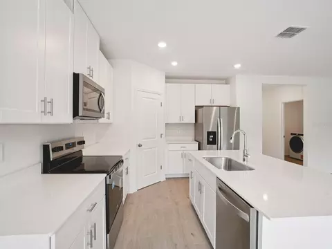 Kitchen - 7734 Satterfield Ter, Parrish, FL 34219 photo 3 of 3