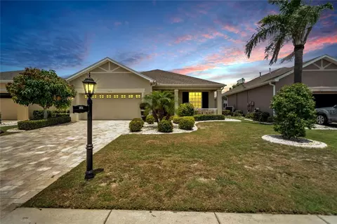 1013 Emerald Dunes Dr, Sun City Center, FL 33573