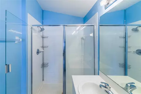 Bath - 11351 Cocoa Beach Dr, Riverview, FL 33569 photo 3 of 4