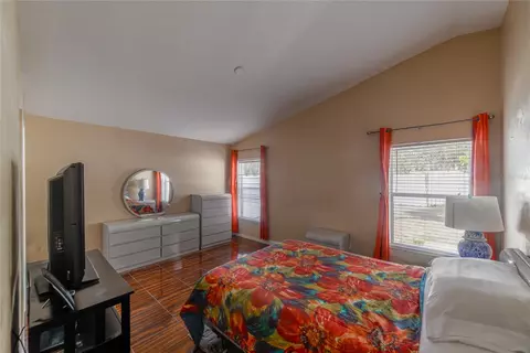 Bedroom - 11351 Cocoa Beach Dr, Riverview, FL 33569 photo 2 of 5
