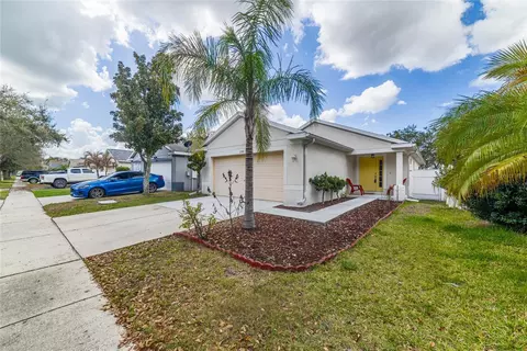 Exterior - 11351 Cocoa Beach Dr, Riverview, FL 33569 photo 8 of 9
