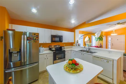 Kitchen - 11351 Cocoa Beach Dr, Riverview, FL 33569 photo 2 of 4