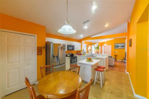 Kitchen - 11351 Cocoa Beach Dr, Riverview, FL 33569 photo 4 of 4