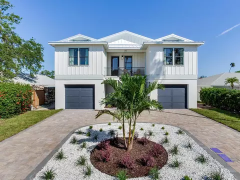 17030 Dolphin Dr, North Redington Beach, FL 33708