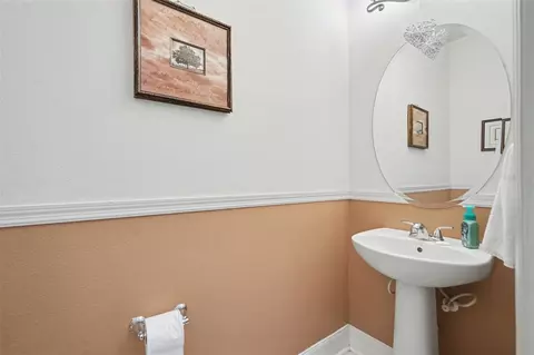Bath - 11238 Running Pine Dr, Riverview, FL 33569 photo 1 of 3