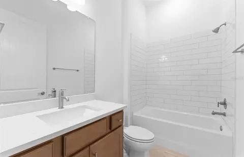 Bath - 17063 Canary Trl, Parrish, FL 34219 photo 1 of 1