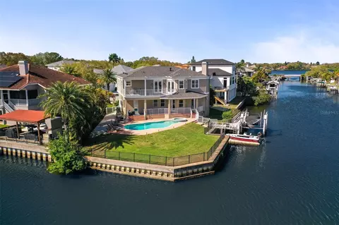 207 Manatee Ln, Tarpon Springs, FL 34689