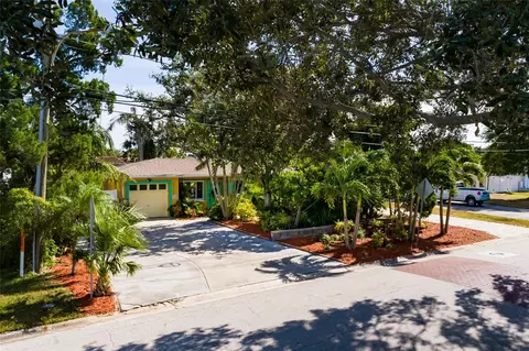 9665 2nd St N, Saint Petersburg, FL 33702