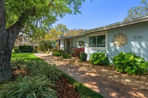 210 Live Oak Ln, Largo, FL 33770