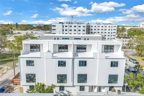 364 14th St N #1, Saint Petersburg, FL 33705