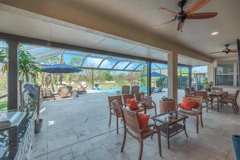 Exterior - 10407 Tree Skylark Pl, Riverview, FL 33569 photo 7 of 9