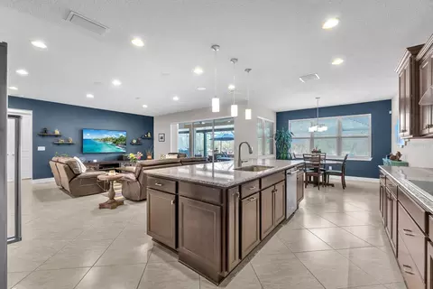 Kitchen - 10407 Tree Skylark Pl, Riverview, FL 33569 photo 3 of 4