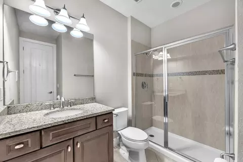 Bath - 10407 Tree Skylark Pl, Riverview, FL 33569 photo 5 of 5