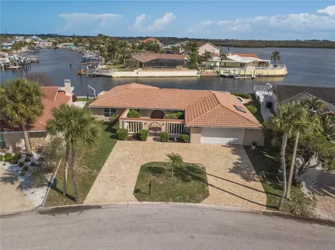 4964 S Shore Dr, New Port Richey, FL 34652
