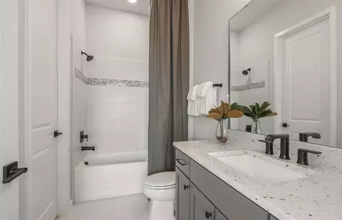 Bath - 8180 SW 44th Court Rd, Ocala, FL 34476 photo 1 of 4