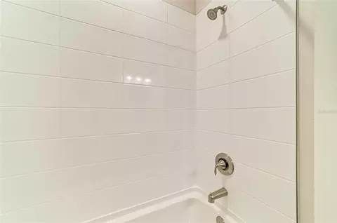 Bath - 12373 Oak Hill Way, Parrish, FL 34219 photo 4 of 4